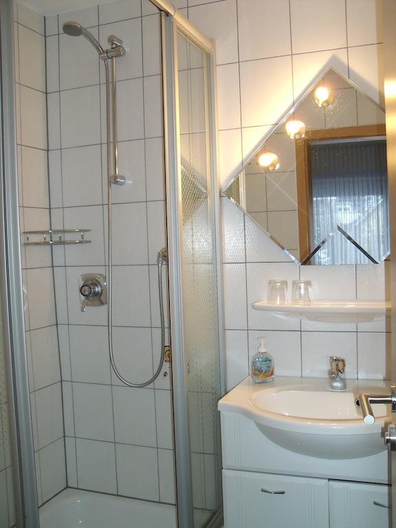 Aktivpension Regenbogen Willingen  Zimmer foto