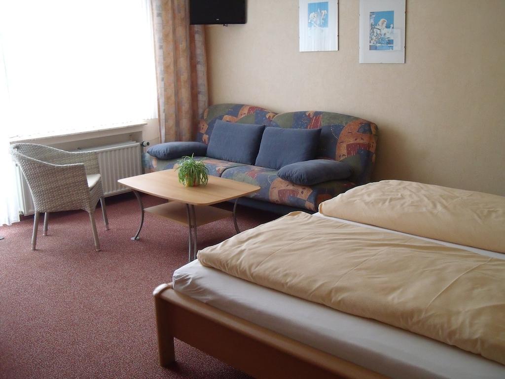 Aktivpension Regenbogen Willingen  Zimmer foto